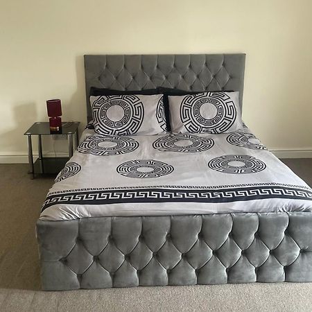 Stylish 1-Bed Apt - Sleeps 4 - Parking - Wifi Manchester Zewnętrze zdjęcie