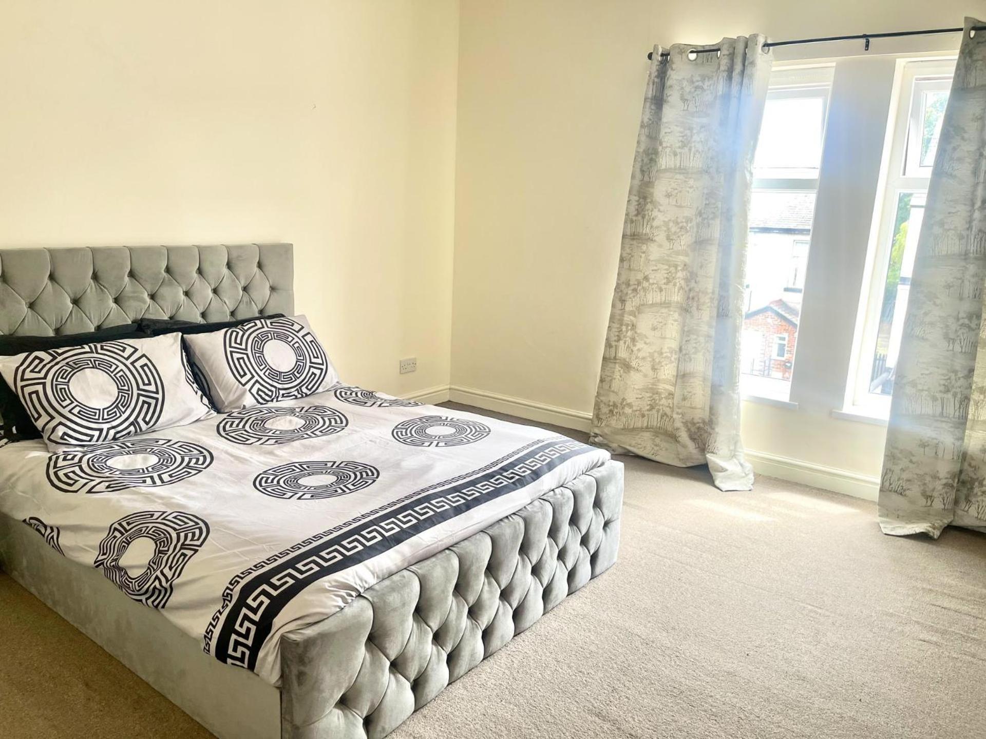 Stylish 1-Bed Apt - Sleeps 4 - Parking - Wifi Manchester Zewnętrze zdjęcie