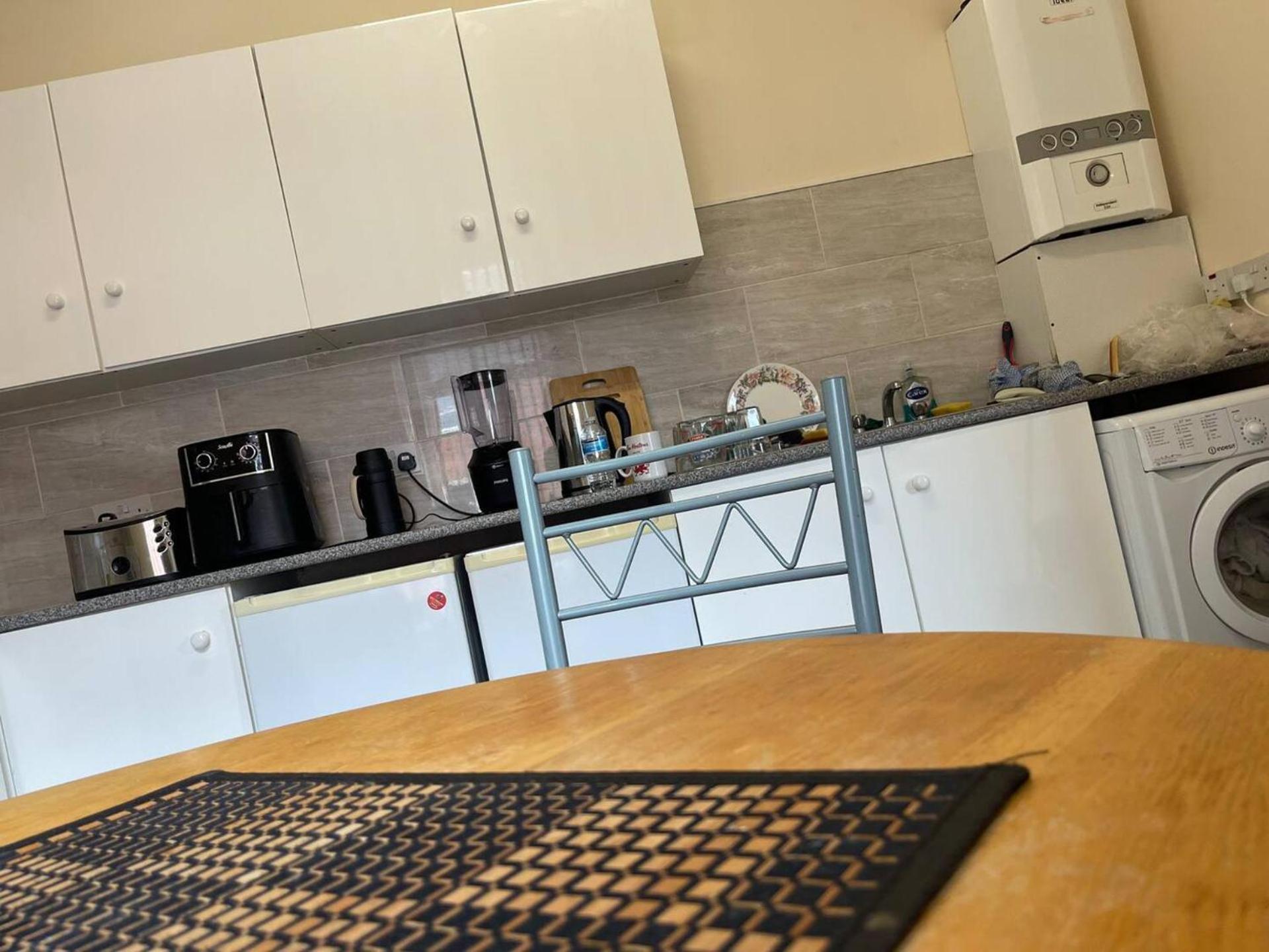 Stylish 1-Bed Apt - Sleeps 4 - Parking - Wifi Manchester Zewnętrze zdjęcie