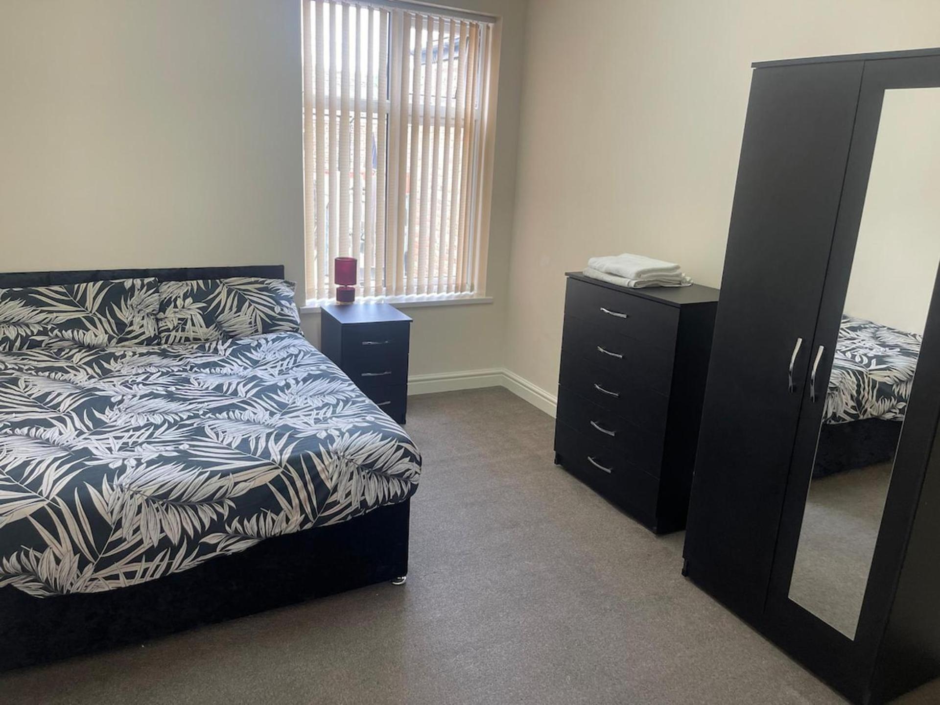 Stylish 1-Bed Apt - Sleeps 4 - Parking - Wifi Manchester Zewnętrze zdjęcie